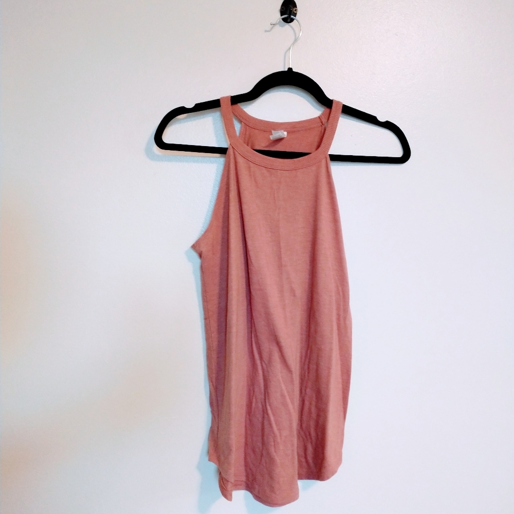 District perfect tri dusty pink high neck tank top size small